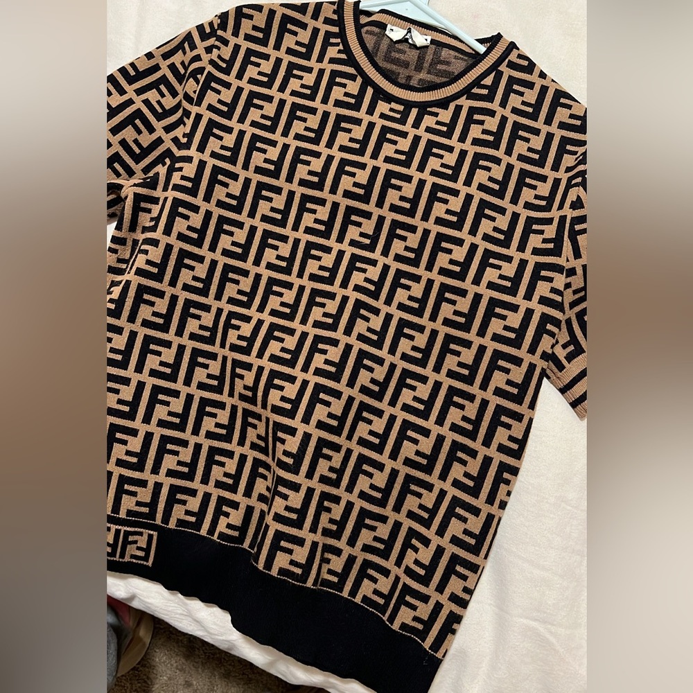 Original fendi shirt size L.